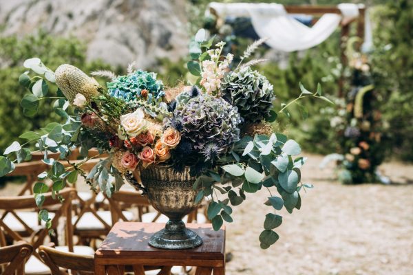 Wedding decoration Beautiful and stylish wedding decoration: wedding arch, wedding flowers, wedding chairs.